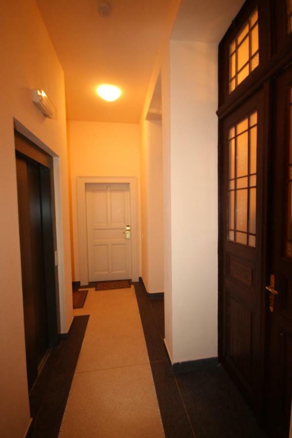 Apartment Halkova 5 ปราก ภายนอก รูปภาพ