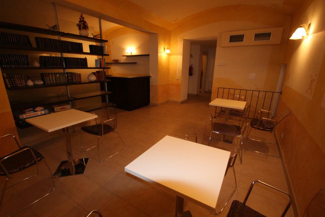 Apartment Halkova 5 ปราก ภายนอก รูปภาพ