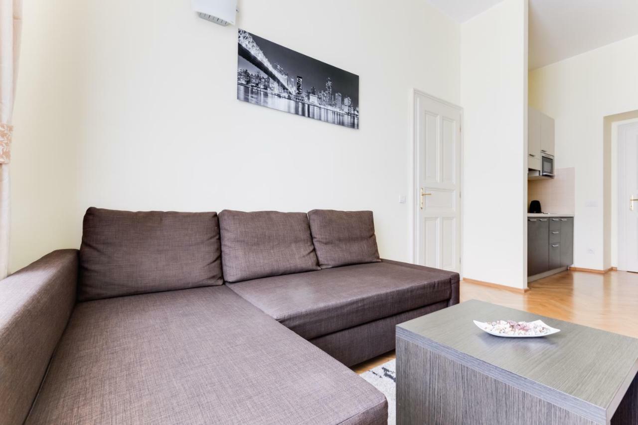 Apartment Halkova 5 ปราก ภายนอก รูปภาพ