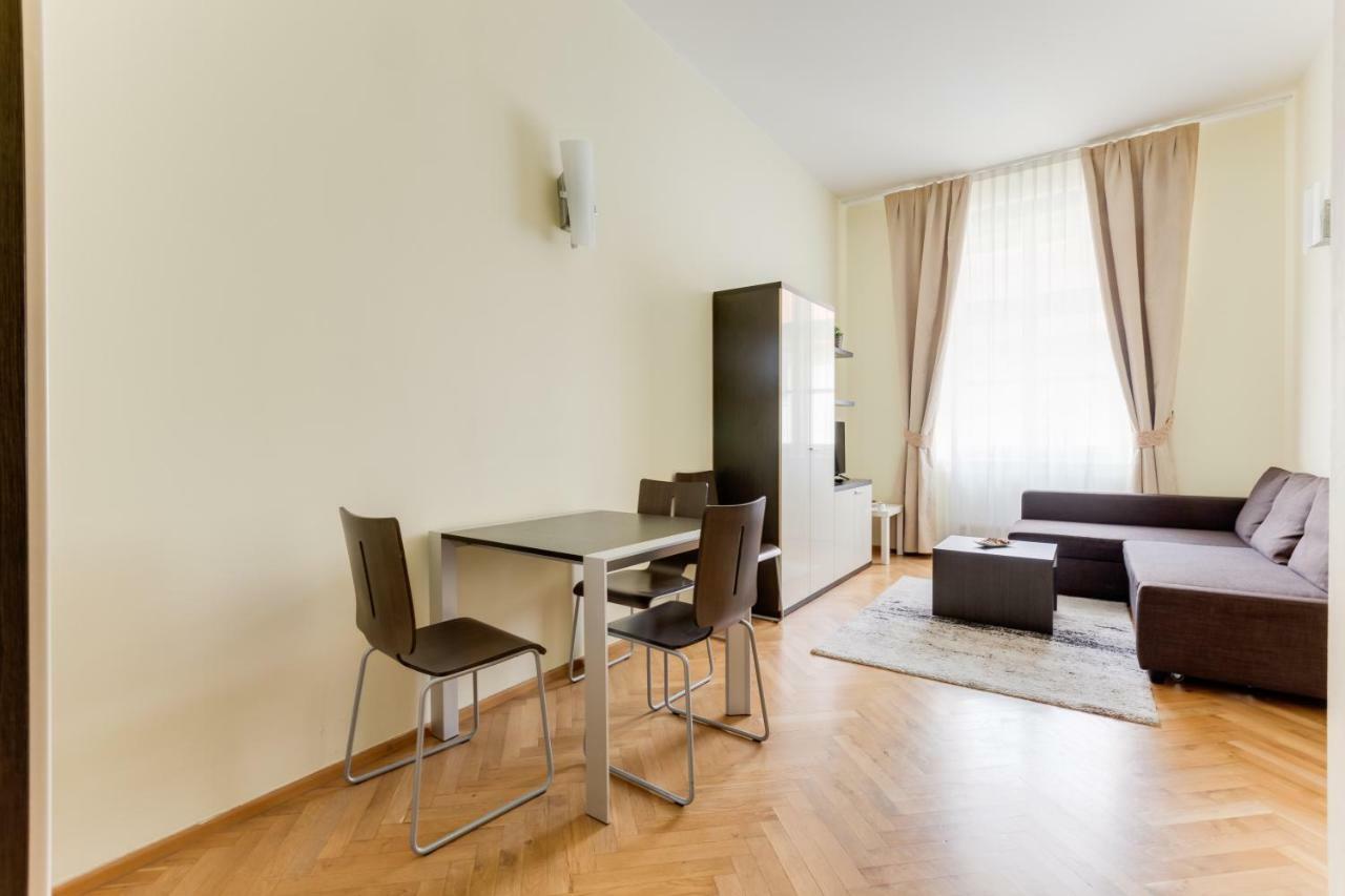 Apartment Halkova 5 ปราก ภายนอก รูปภาพ