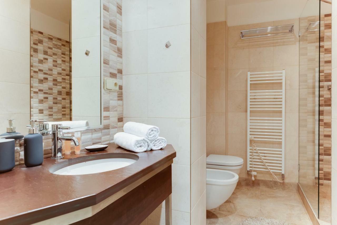 Apartment Halkova 5 ปราก ภายนอก รูปภาพ