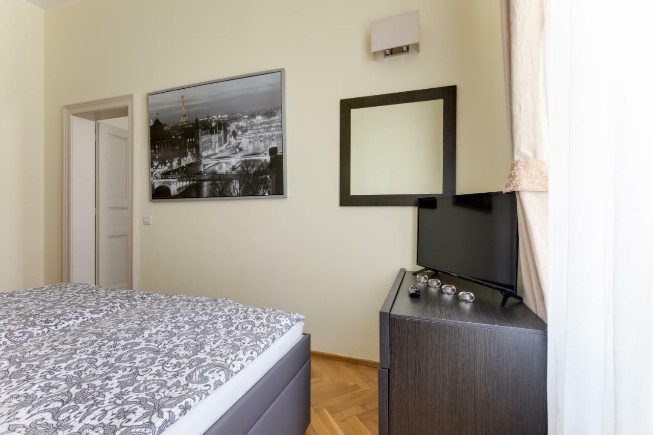 Apartment Halkova 5 ปราก ภายนอก รูปภาพ