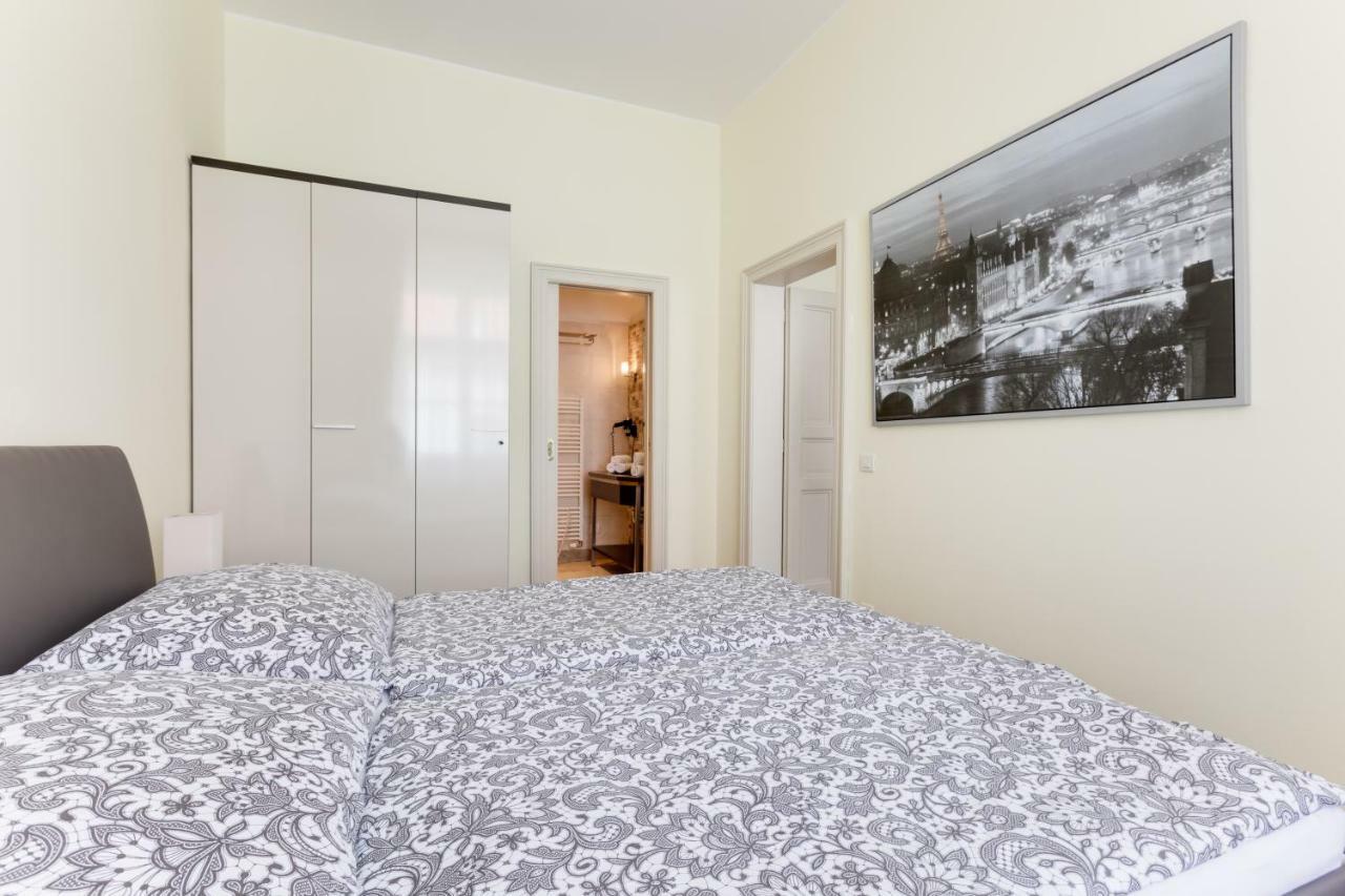 Apartment Halkova 5 ปราก ภายนอก รูปภาพ